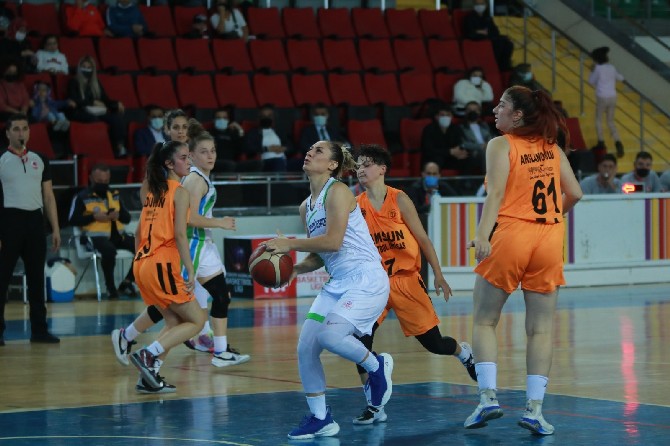 rize-belediyesi-kadin-basketbol-takimi-1.jpg