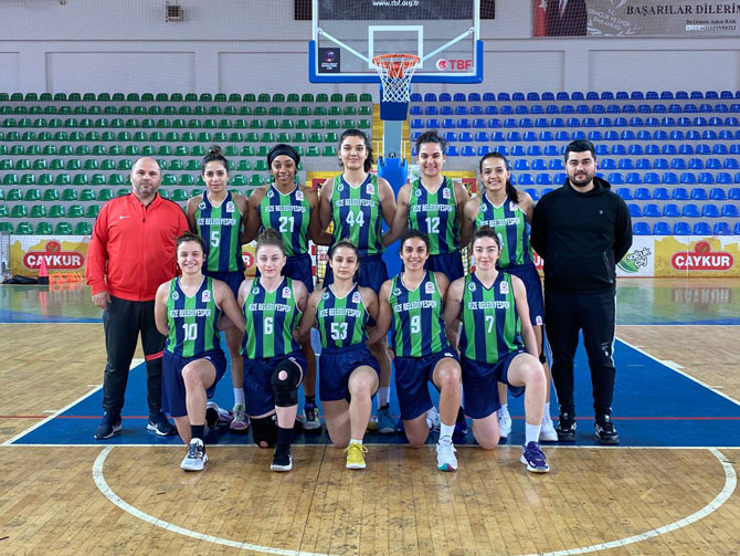rize-belediyesi-kadin-basketbol-takimi-2-001.jpg