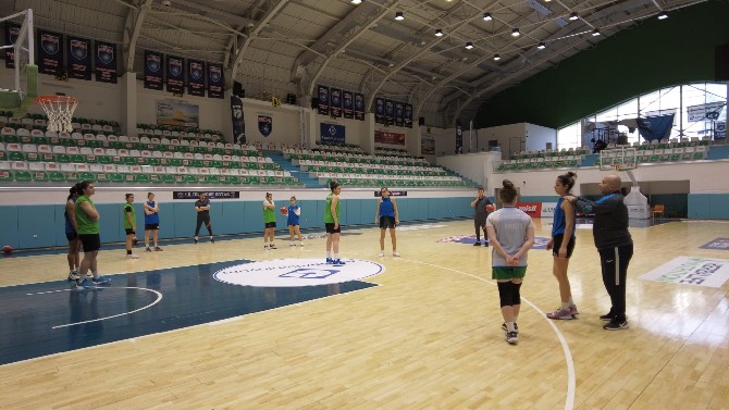 rize-belediyesi-kadin-basketbol-takimi-antrenmani-2.jpg