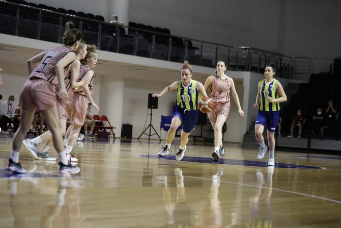 rize-belediyesi-kadin-basketbol-takimi-cerkezkoy-belediyesi-maci-2.jpg