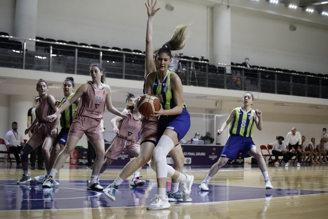 rize-belediyesi-kadin-basketbol-takimi-cerkezkoy-belediyesi-maci-3.jpg