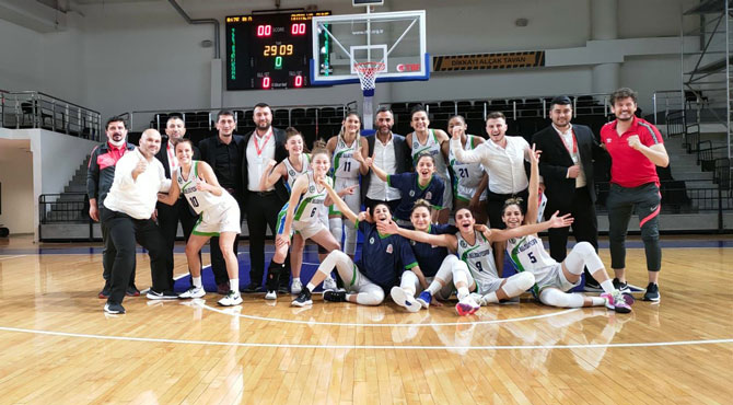 rize-belediyesi-kadin-basketbol-takimi-ceyrek-finalde.jpg