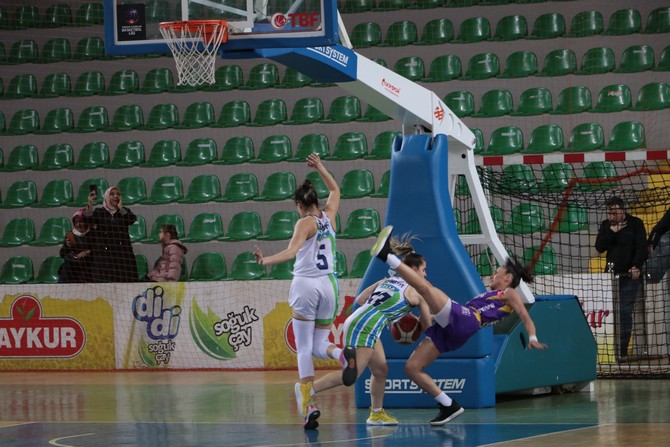 rize-belediyesi-kadin-basketbol-takimi-play-off-ceyrek-finalinde-uludag-basket-nbsdyi-74-65-maglup-ederek-yari-finale-yukseldi-7.jpg