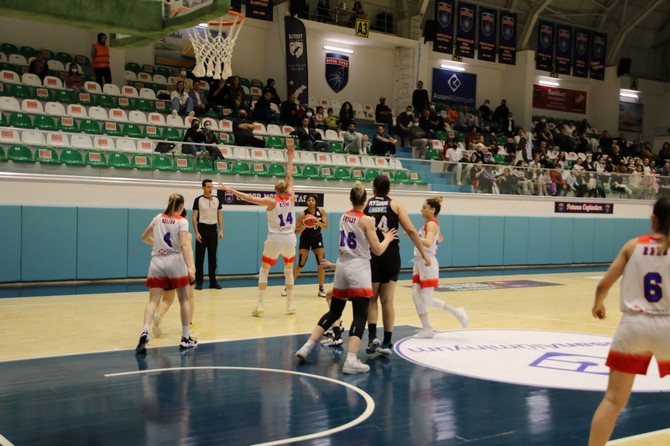 rize-belediyesi-kadin-basketbol-talimi-ile-botas-gelisim-maci-21.jpg