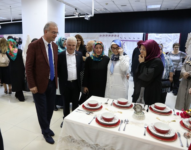 rize-belediyesi-kadin-kultur-merkezi--mesleki-egitim-birimi-ve-kadin-kultur-ve-sanat-merkezi-tarafindan-duzenlenen-donem-sonu-sergisi-ismail-kahraman-kultur-merkezi-salonunda-acildi-(22).jpg