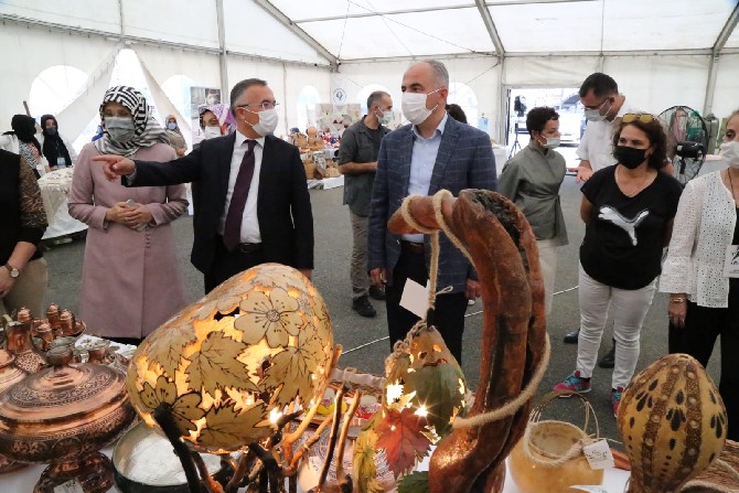 rize-belediyesi-kadin-kultur-merkezi-ve-rize-kadin-kooperatiflerince-el-emegi-goz-nuru-ile-hazirlanan-urunlerin-satisa-sunuldugu-sergi-acildi-16.jpg