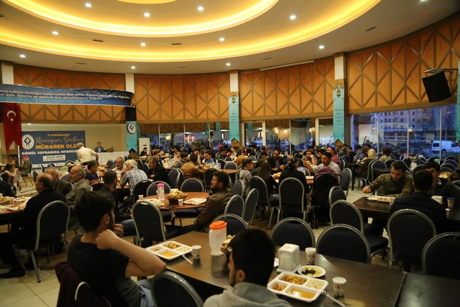rize-belediyesi-ramazan-iftari-(4).jpg