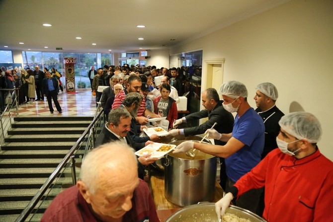 rize-belediyesi-ramazan-iftari-(7).jpg