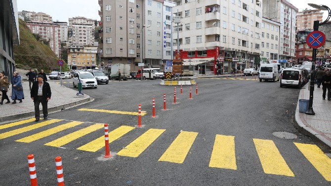 rize-belediyesi-sehir-icerisinde-yasanan-trafik-karmasasini-gidermek-adina-yapmis-oldugu-calismalara-bir-yenisini-daha-ekledi-(3).jpg
