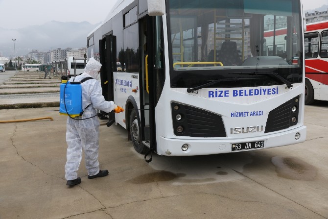 rize-belediyesi-toplu-tasima-araclarini-dezenfekte-ediyor-(1).jpg