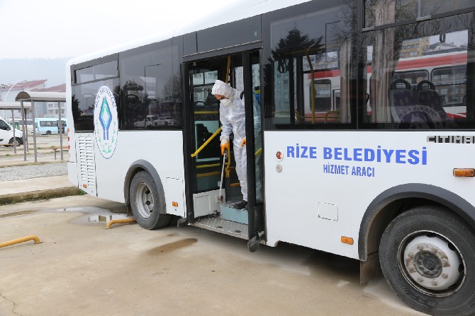 rize-belediyesi-toplu-tasima-araclarini-dezenfekte-ediyor-(3).jpg