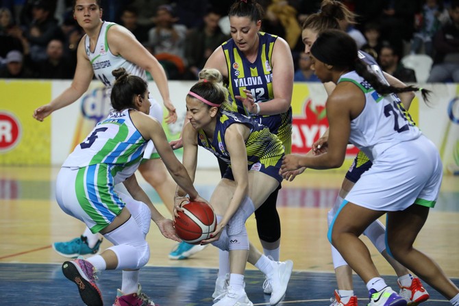 rize-belediyesi-turkiye-kadinlar-basketbol-ligi-play-off-finali-ikinci-macinda-hdi-sigorta-yalova-vipi-76-48-maglup-ederek-seride-2-0-one-gecti-7.jpg