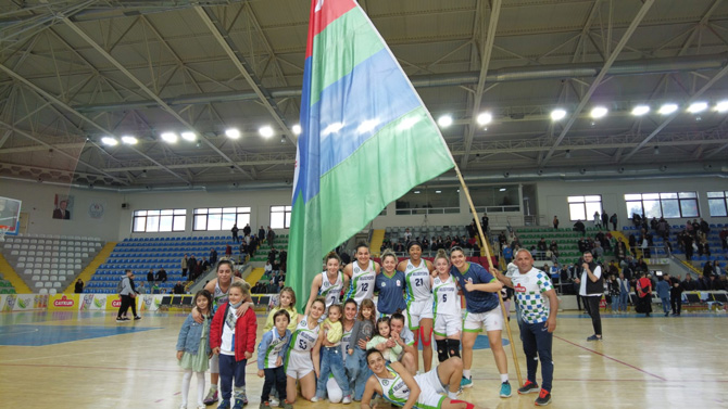 rize-belediyesi-turkiye-kadinlar-basketbol-ligi-play-off-finali-ilk-macinda-hdi-sigorta-yalova-vipi-75-56-maglup-ederek-seride-1-0-one-gecti-1.jpg