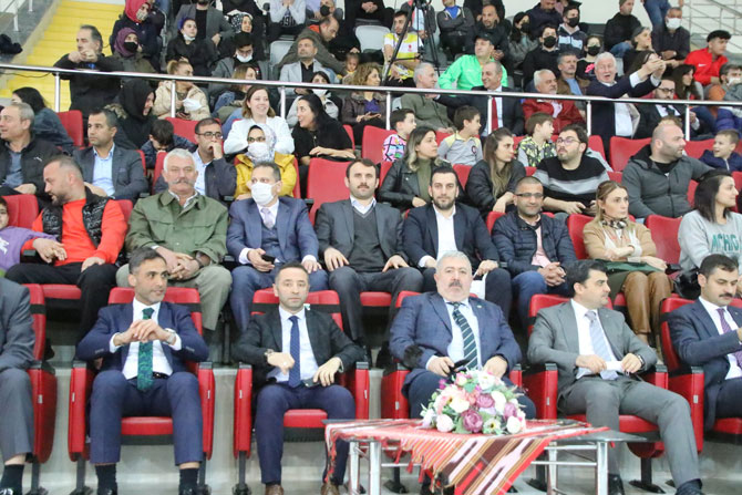 rize-belediyesi-uludagi-gecti-yari-finale-yukseldi-1.jpg