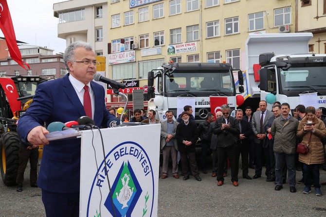 rize-belediyesi-yeni-arac-filosunu-tanitti-(1).jpg