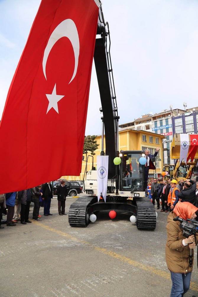 rize-belediyesi-yeni-arac-filosunu-tanitti-(16).jpg