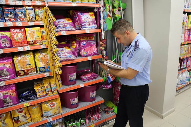 rize-belediyesi-zabita-mudurlugu-ekiplerince,-fiyat-etiketi-yonetmeligi-ve-tuketicinin-korunmasi-hakkinda-kanun-kapsaminda-denetim-gerceklestirildigi-bildirildi-(1).jpg