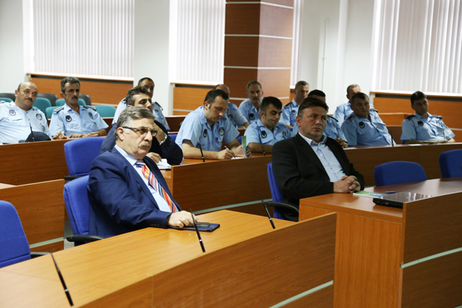 rize-belediyesi-zabita-mudurlugu-personeline-egitim-verildi-1.jpg
