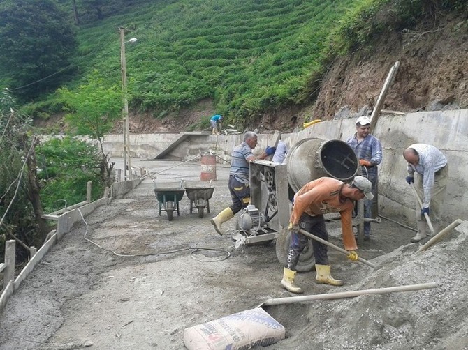 rize-belediyesinden-betonlama-hamlesi…-(1).jpg