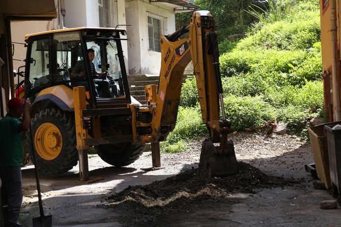 rize-belediyesinden-yol-ve-asfalt-calismasi--(5)-001.jpg