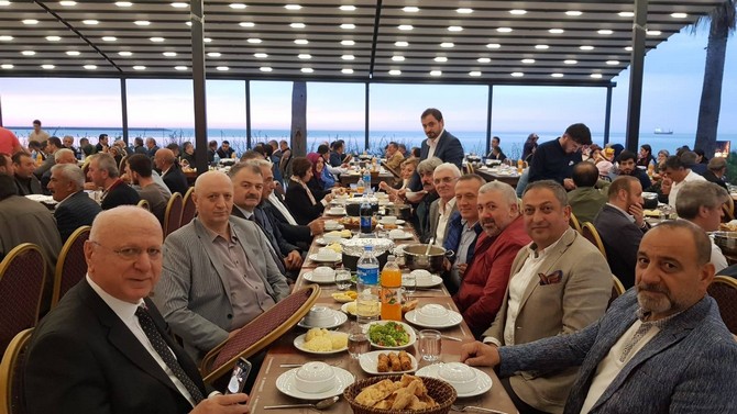 rize-belediyesinin-iftar-programina-yogun-ilgi-(11).jpg