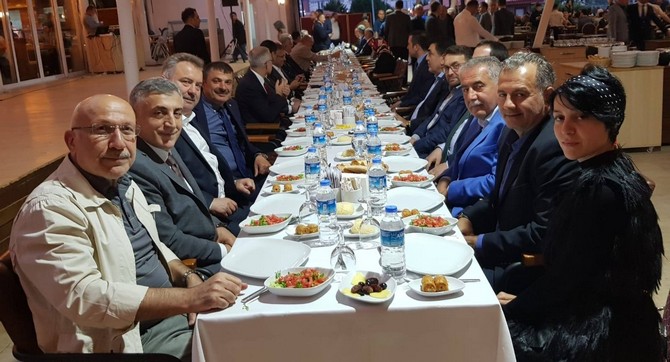 rize-belediyesinin-iftar-programina-yogun-ilgi-(27).jpg
