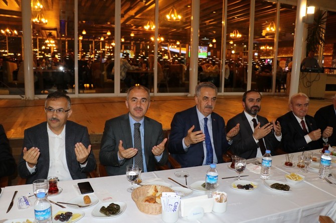 rize-belediyesinin-iftar-programina-yogun-ilgi-(33).jpg