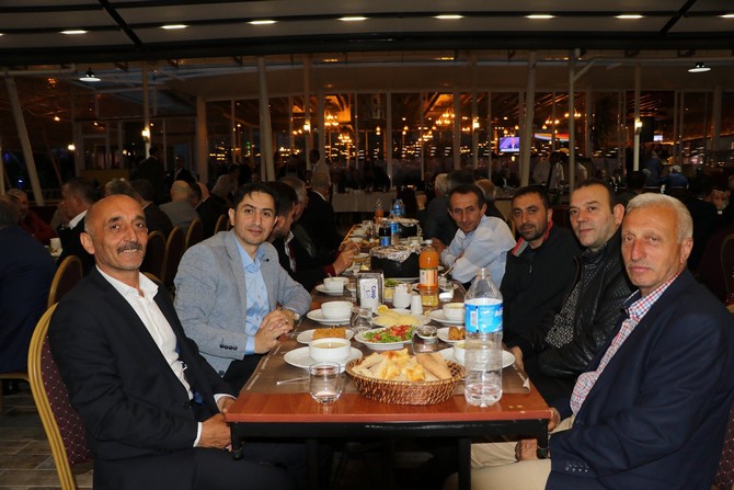rize-belediyesinin-iftar-programina-yogun-ilgi-(39).jpg
