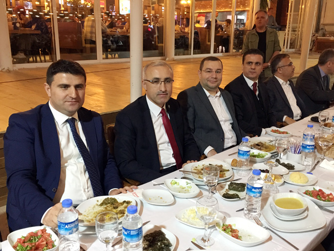 rize-belediyesinin-iftar-programina-yogun-ilgi-(43).jpg
