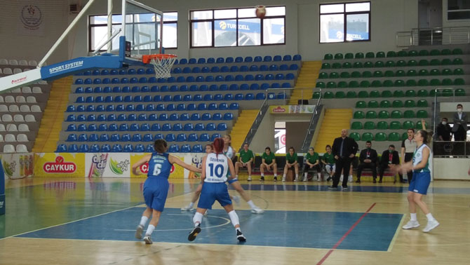 rize-belediyespor-altinel-spor-kadin-basketbol-maci-(3).jpg