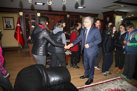 rize-belediyespor-genc-bayanlar-basketbol-sampiyonlari-belediye-baskani-prof.-dr.-resat-kasap’i-ziyaret-etti1.jpg
