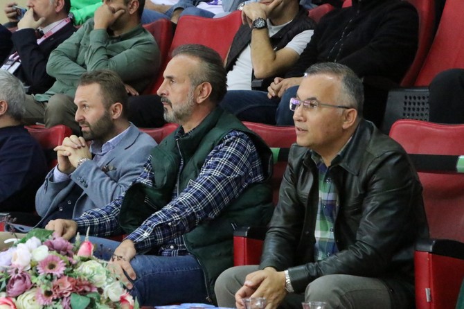 rize-belediyespor-ile-bursa-uludag-basketbol-macindan-kareler-7.jpg