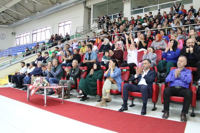 rize-belediyespor-ile-bursa-uludag-basketbol-macindan-kareler-8.jpg