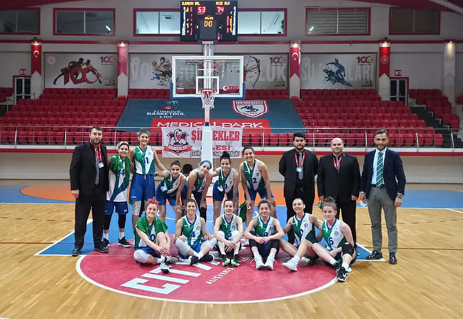 rize-belediyespor-kadin-basketbol-takimi,-deplasmanda-samsun-ilkadim-belediyesporu-74-53-maglup-etti-(3).jpg