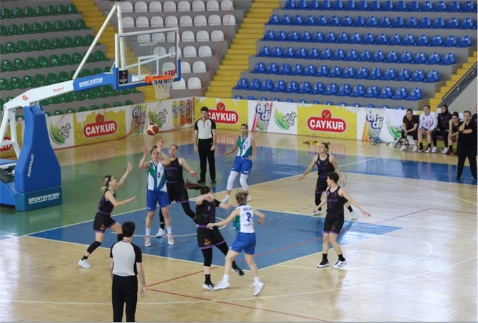 rize-belediyespor-kadin-basketbol-takimi-(3)-001.jpg