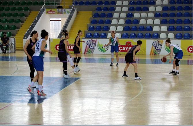 rize-belediyespor-kadin-basketbol-takimi-(6).jpg