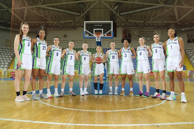 rize-belediyespor-kadin-basketbol-takimi-1-003.jpg