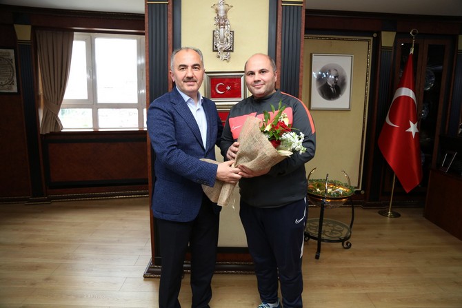 rize-belediyespor-kadin-basketbol-takimi-rahmi-metini-ziyaret-etti-5.jpg