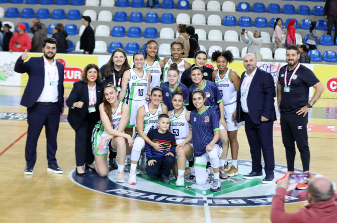 rize-belediyespor-kadin-basketbol-takimi.jpg