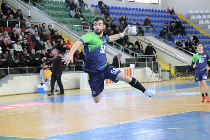 rize-belediyespor-ve-guneysu-spor-2022-23-hentbol-erkekler-1-lig-metin-muhacir-sezonunda-play-offa-kalarak-super-lige-yukselme-mucadelesi-verecek-4.jpg