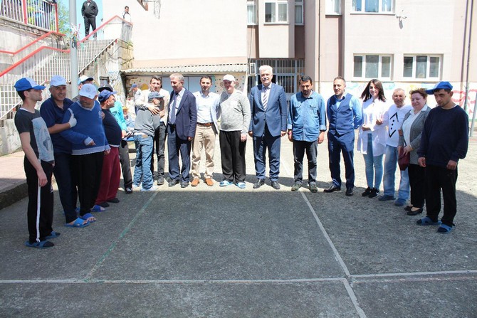 rize-calisma-is-kurumu-il-muduru-hasan-kiraz,-cayeli-engelli-bakim-ve-rehabilitasyon-merkezine-ziyarette-bulundu-(4).jpg