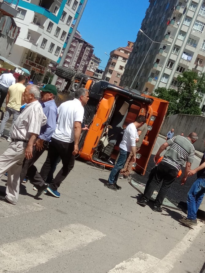 rize-dagdibinde-sicak-asfalt-yuklu-kamyon-kazasi-(5).jpg