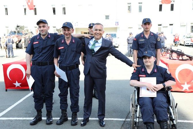 rize-de-19-engelli-temsili-askerlik-uygulamasi-kapsaminda-duzenlenen-torenle-bir-gunlugune-asker-oldu-7.jpg