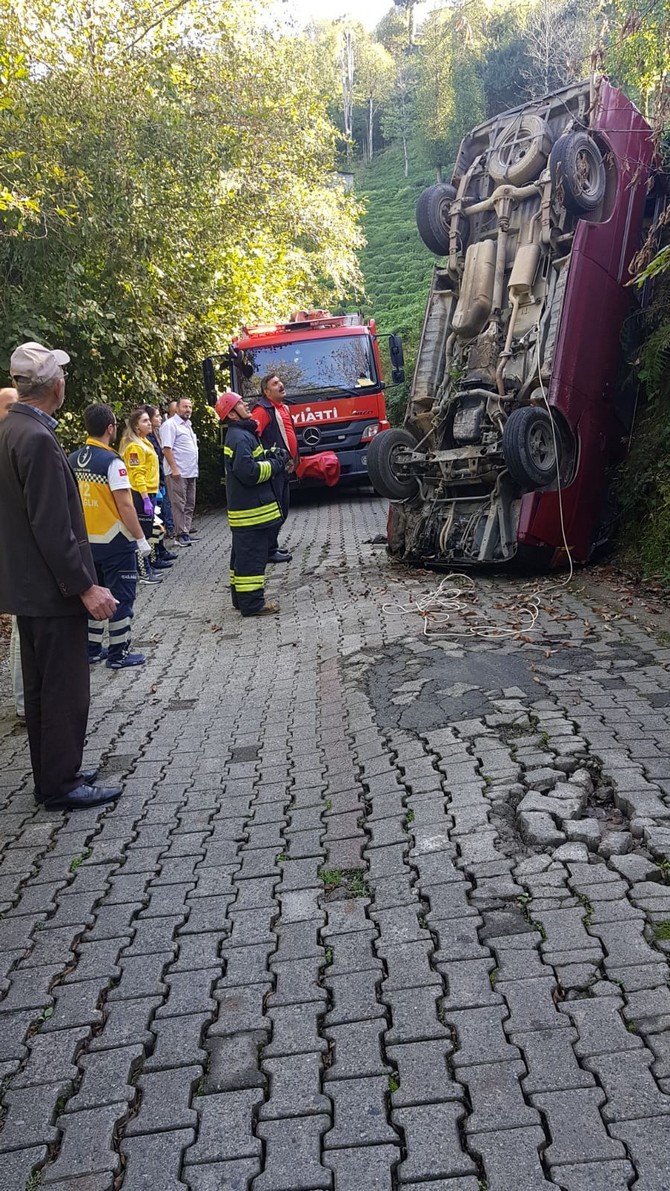 rize-derepazarinda-trafik-kazasi-(6).jpg
