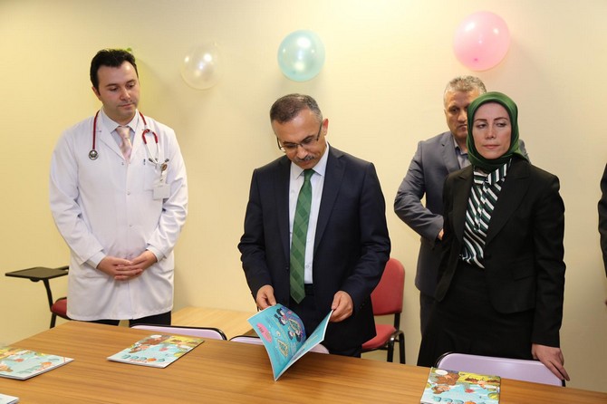 rize-devlet-hastanesi-cocuk-servisinde-egitim-sinifi-acildi--(6).jpg