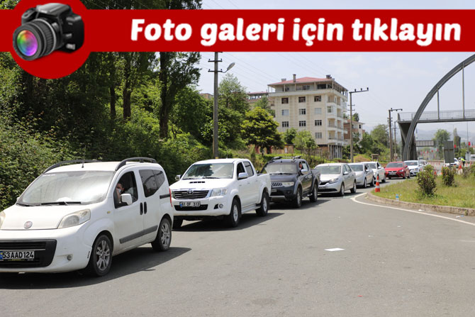 rize-disindaki-cay-ureticileri-kente-gelmeye-devam-ediyor-foto-galeri.jpg