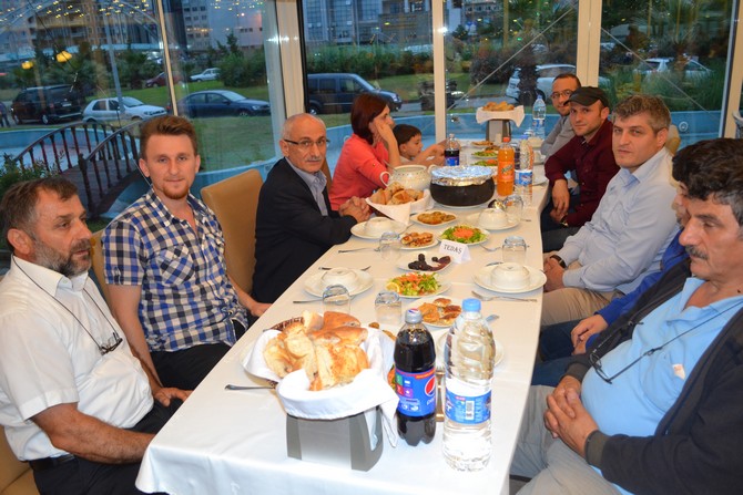 rize-elektrikciler-ve-elektronikciler-odasi-iftarda-bulustu-(1).jpg