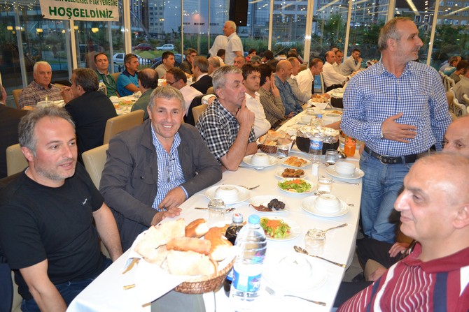 rize-elektrikciler-ve-elektronikciler-odasi-iftarda-bulustu-(4).jpg