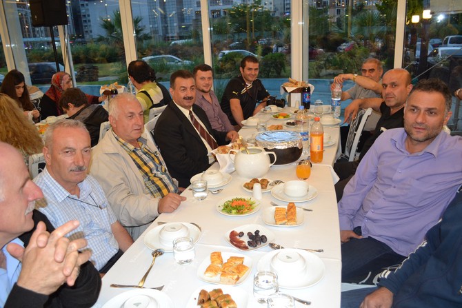 rize-elektrikciler-ve-elektronikciler-odasi-iftarda-bulustu-(6).jpg