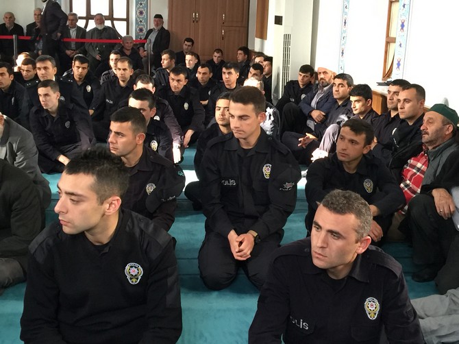 rize-emniyet-mudurlugu-sehitler-icin-mevlid-okuttu-(12).jpg